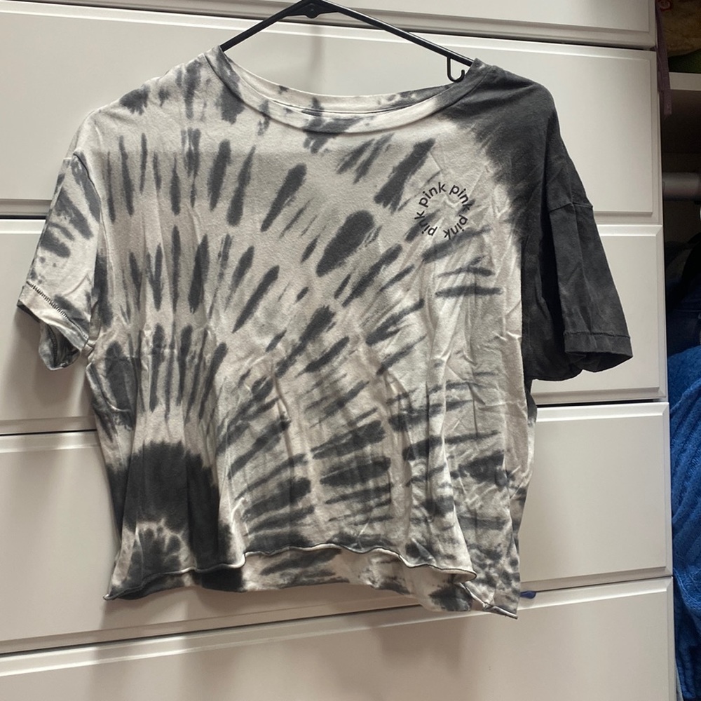 Grey tie dye crop T-shirt. - Picture 1 of 3